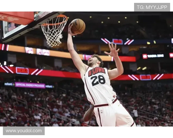 亚当斯助力球队赛季末冲刺